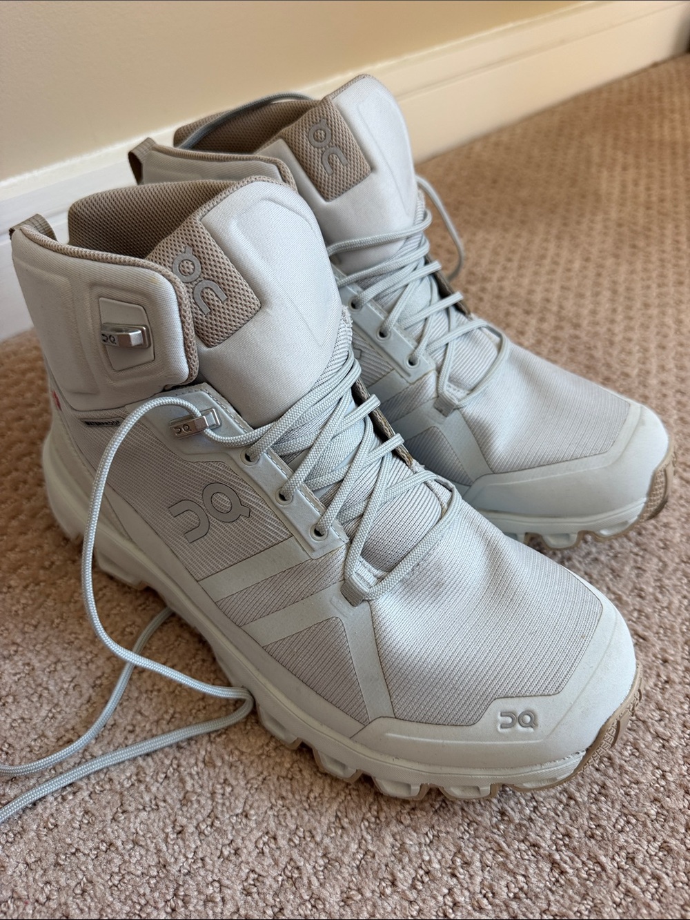 On Running womens Trail Boot in Stone/Beige